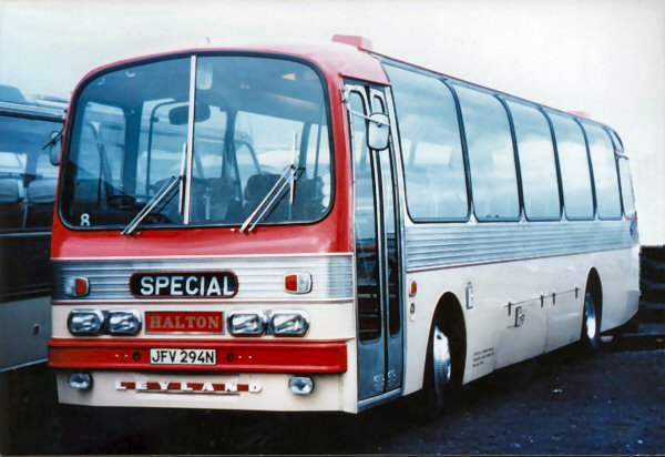 LEYLAND LEOP COACH 8.jpg (55137 bytes)